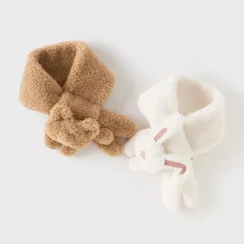 Kids and Scarves: What Age Is Safe to Start?